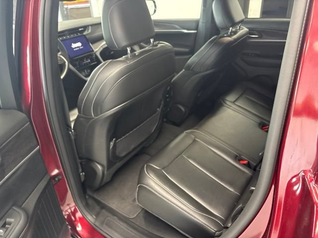 Used 2024 Jeep Grand Cherokee Limited AWD/4WD image 20