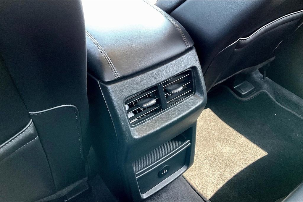 Used 2024 Ford Edge SEL image 30