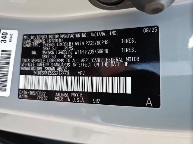 Certified 2025 Toyota Sienna XLE Woodland Edition AWD/4WD image 25