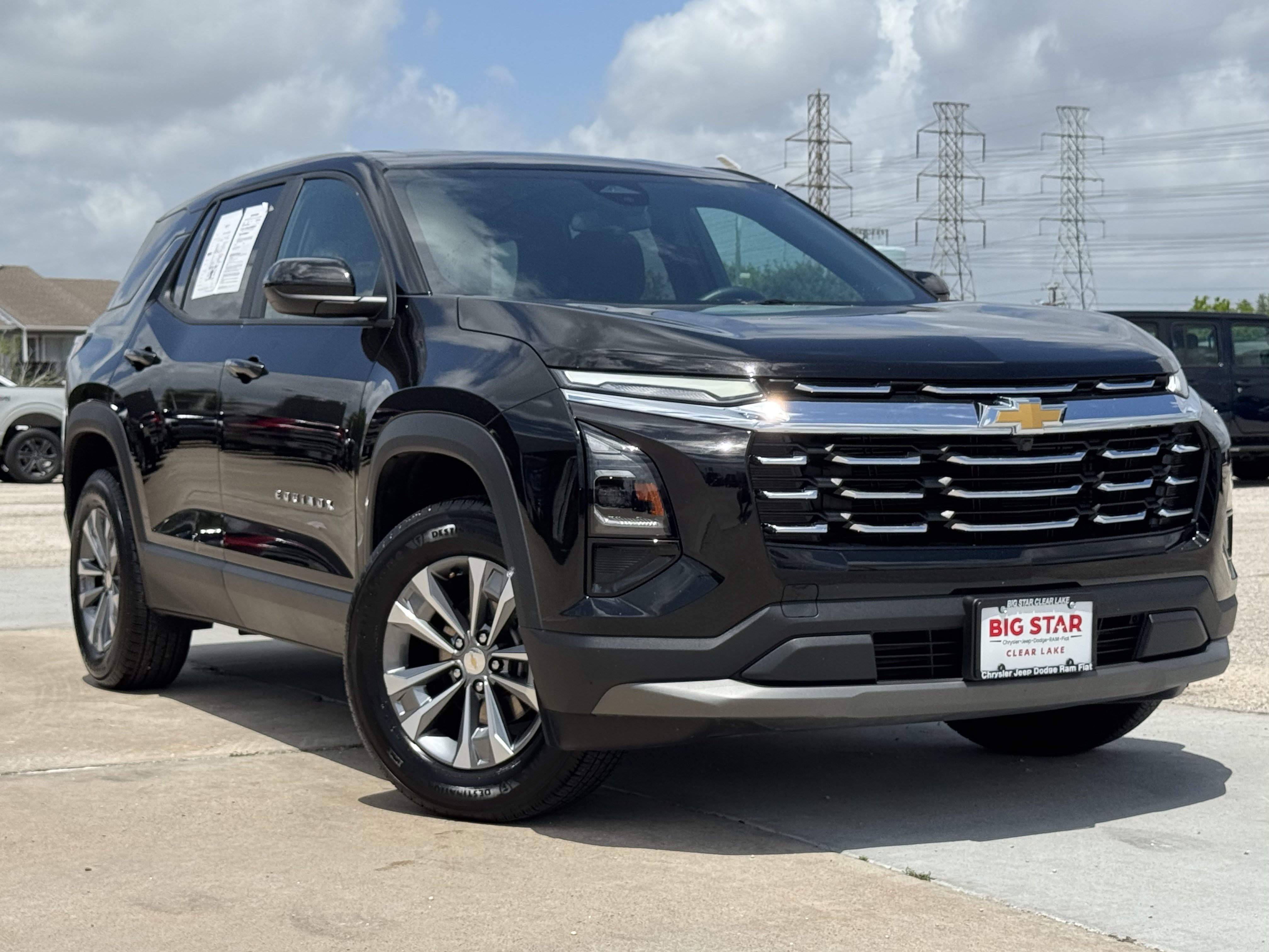 Used 2025 Chevrolet Equinox LT FWD image 2