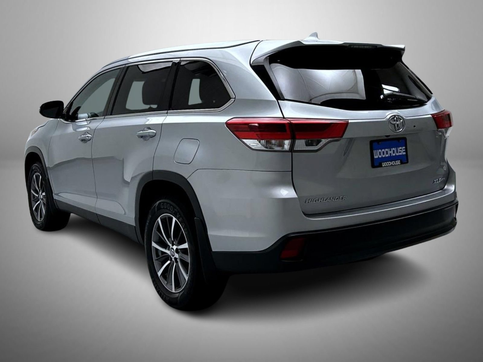 Used 2019 Toyota Highlander XLE AWD/4WD image 7