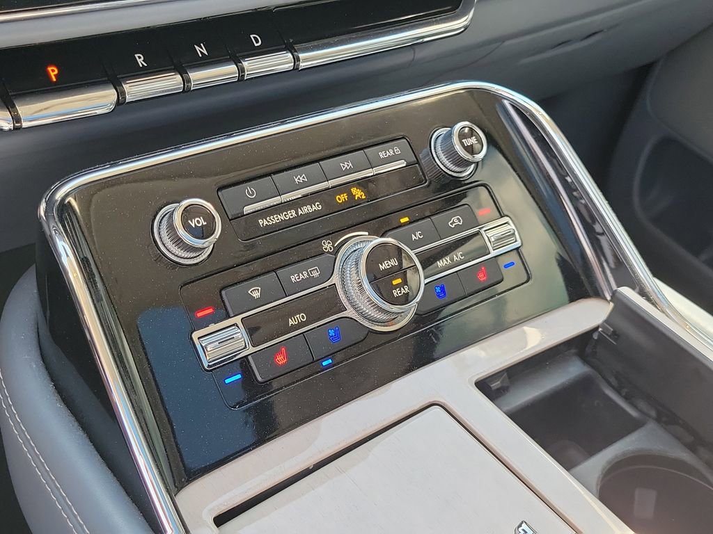 Certified 2024 Lincoln Navigator L Black Label image 34