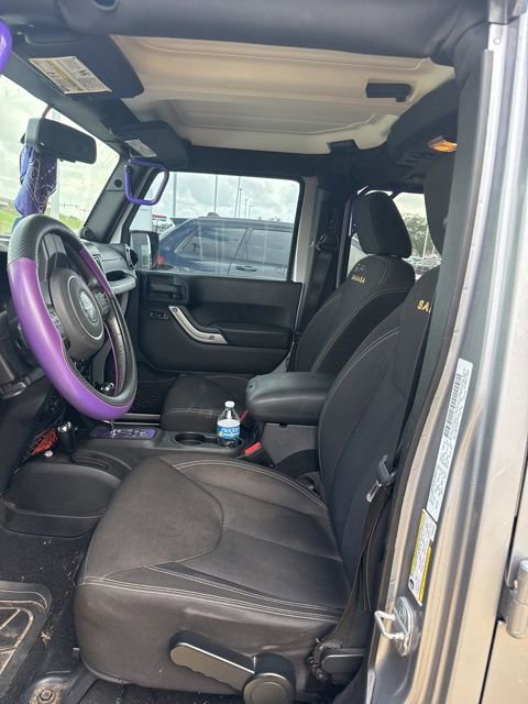 Used 2013 Jeep Wrangler Unlimited Sahara image 9