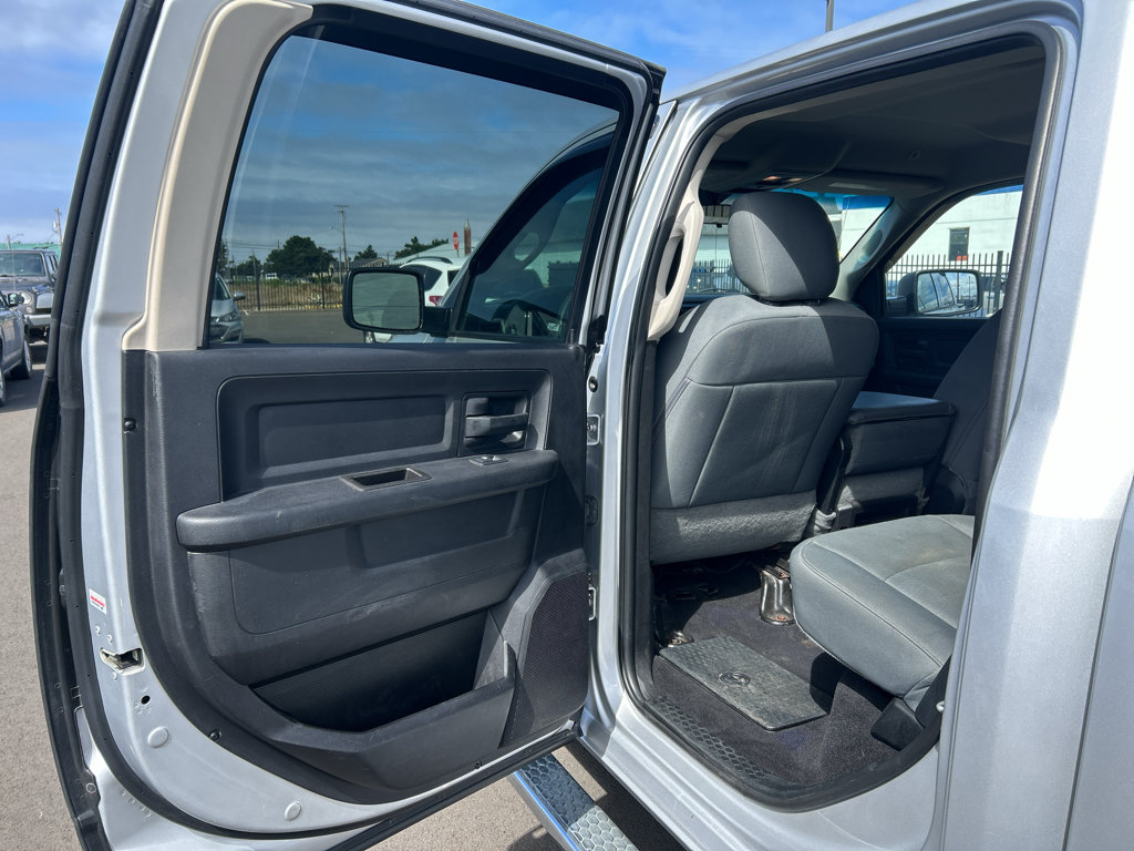 Used 2018 RAM 2500 Tradesman w/ Chrome Appearance Group AWD/4WD image 30
