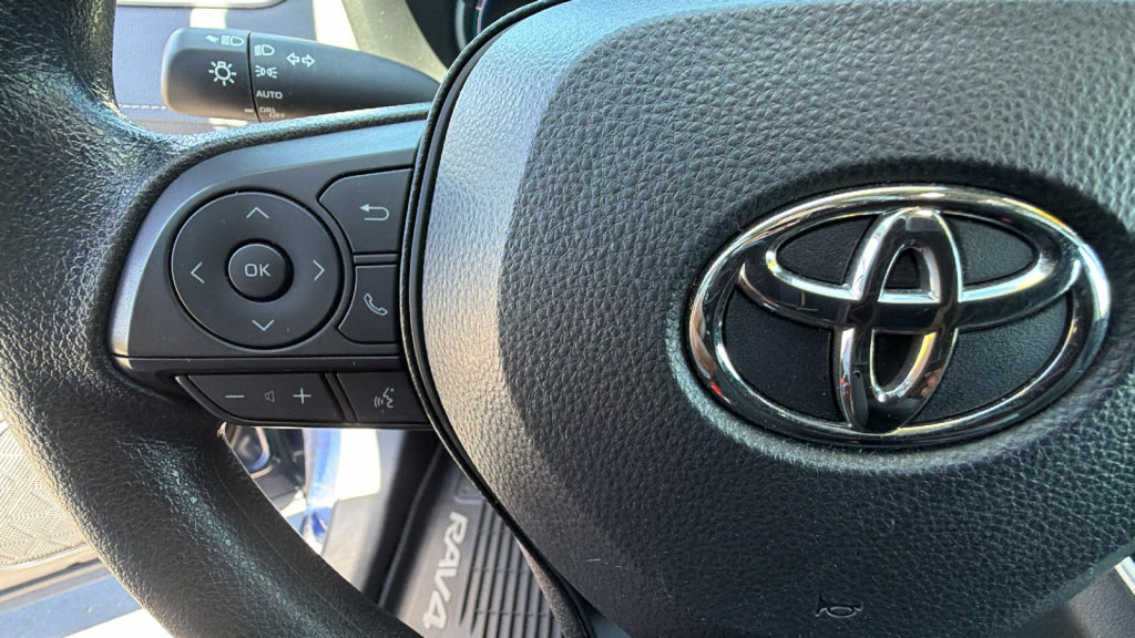 Certified 2025 Toyota RAV4 XLE AWD/4WD image 19