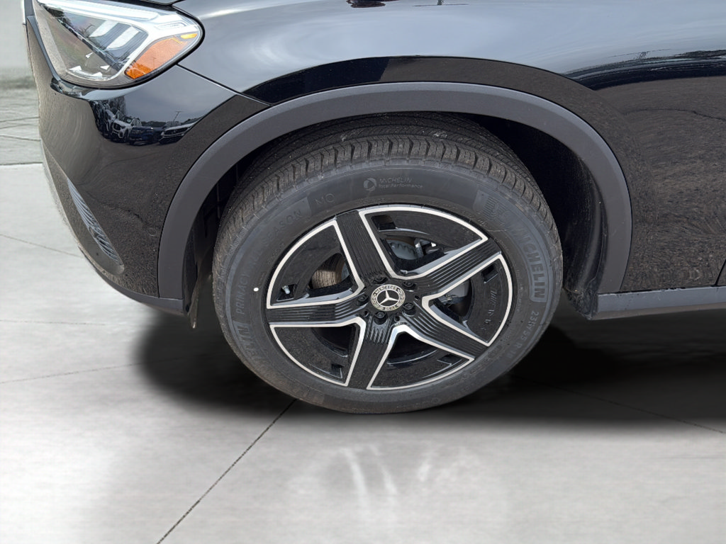 Certified 2026 Mercedes-Benz GLC 300 4MATIC image 9