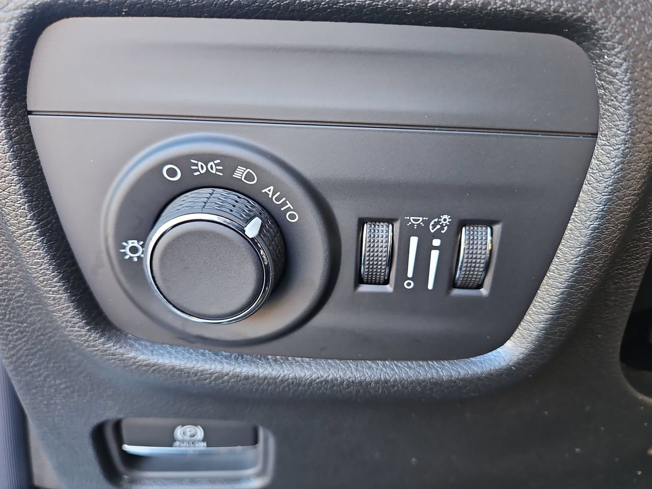 New 2026 Jeep Grand Cherokee Altitude AWD/4WD image 30