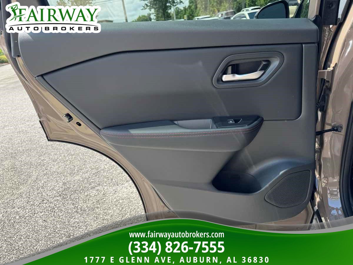 Used 2025 Nissan Rogue SV w/ Rock Creek Premium Package AWD/4WD image 27