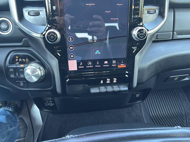 Used 2025 RAM 1500 Laramie image 24