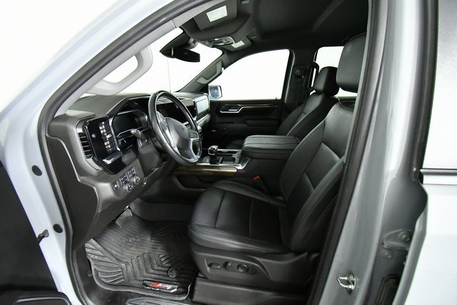 Used 2024 Chevrolet Silverado 1500 RST w/ Convenience Package II image 5