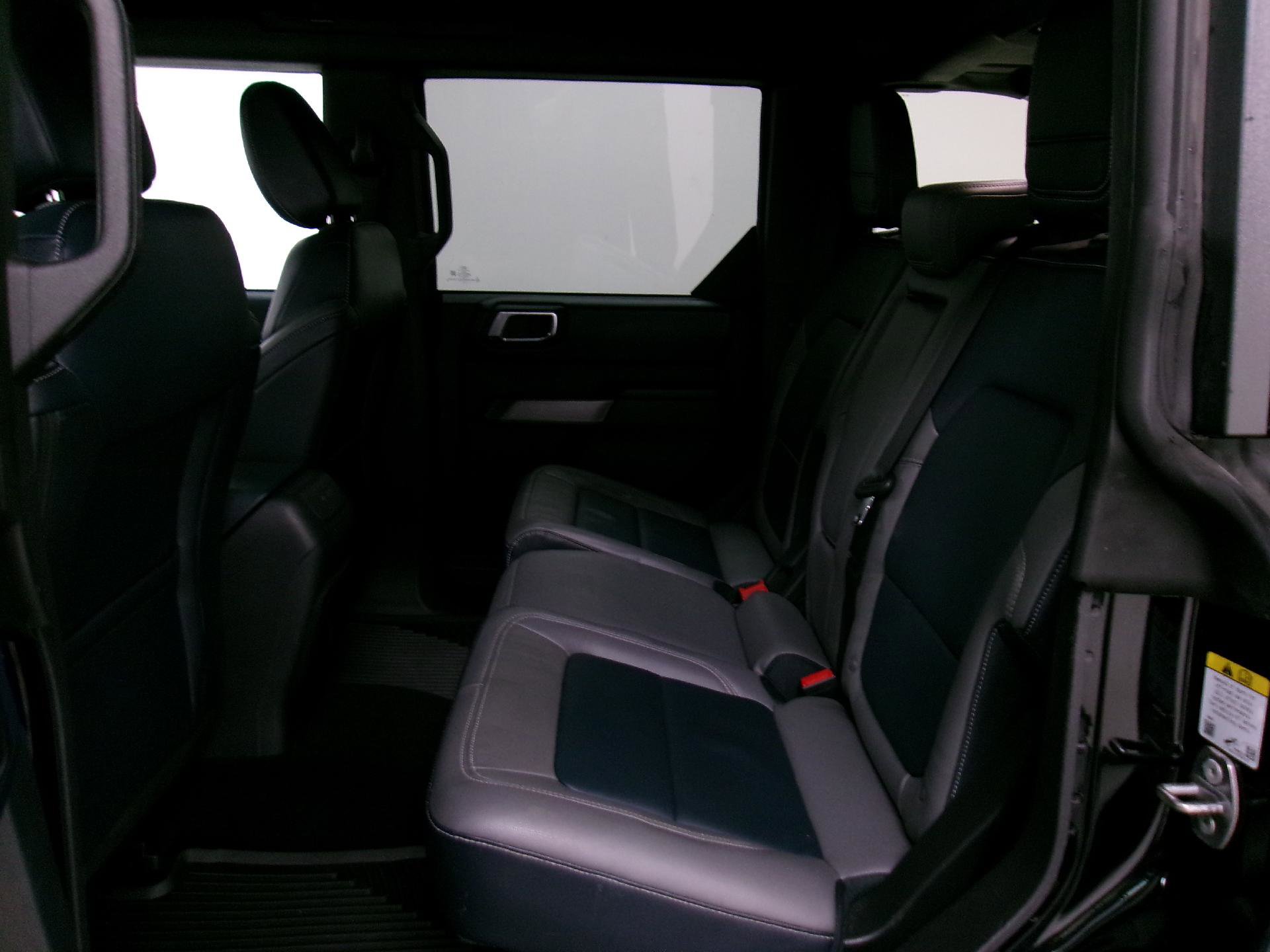 Used 2022 Ford Bronco Outer Banks image 10