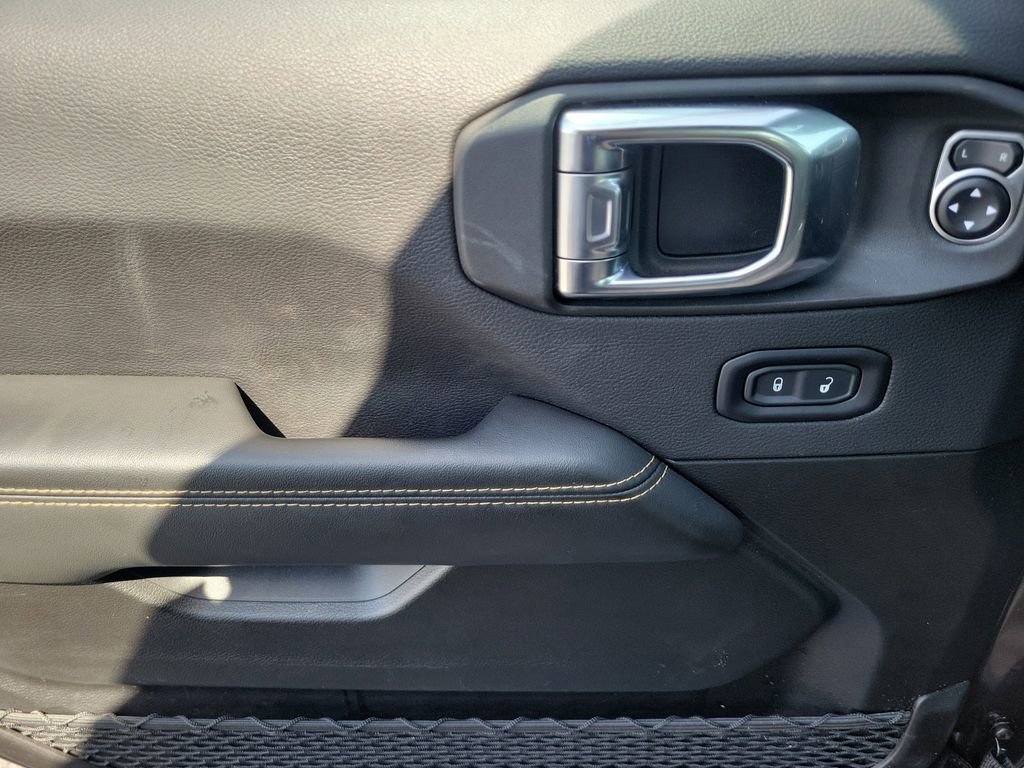 Certified 2025 Jeep Wrangler Unlimited Sahara AWD/4WD image 21