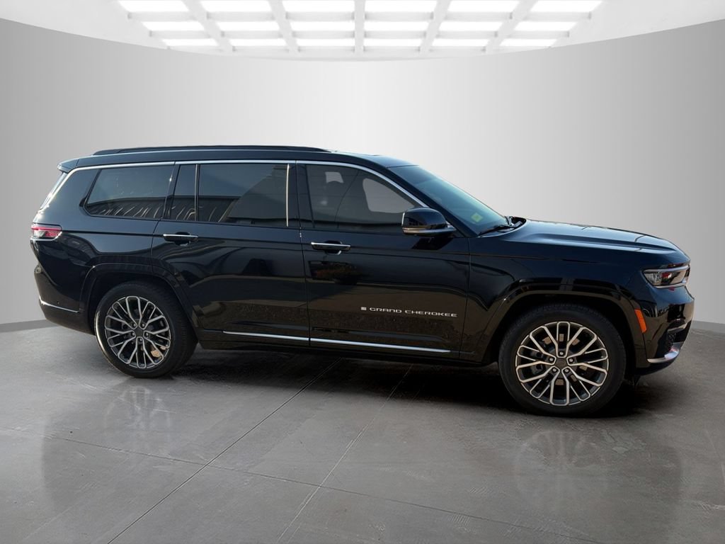 Used 2025 Jeep Grand Cherokee L Summit AWD/4WD image 2