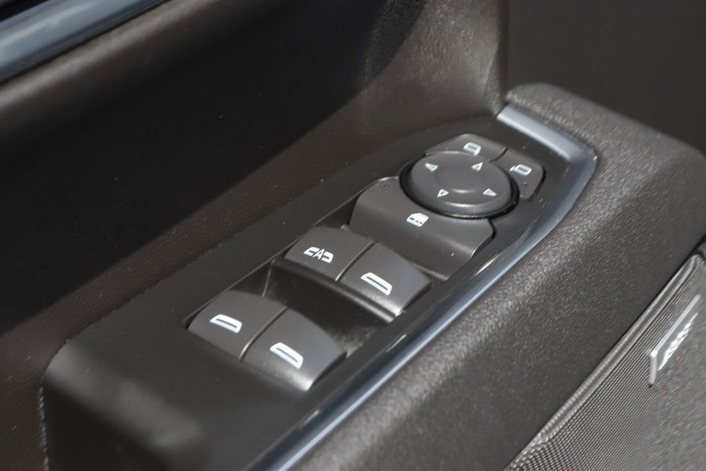 Used 2026 Chevrolet Silverado 1500 LT Trail Boss w/ LT Trail Boss Premium Package AWD/4WD image 17