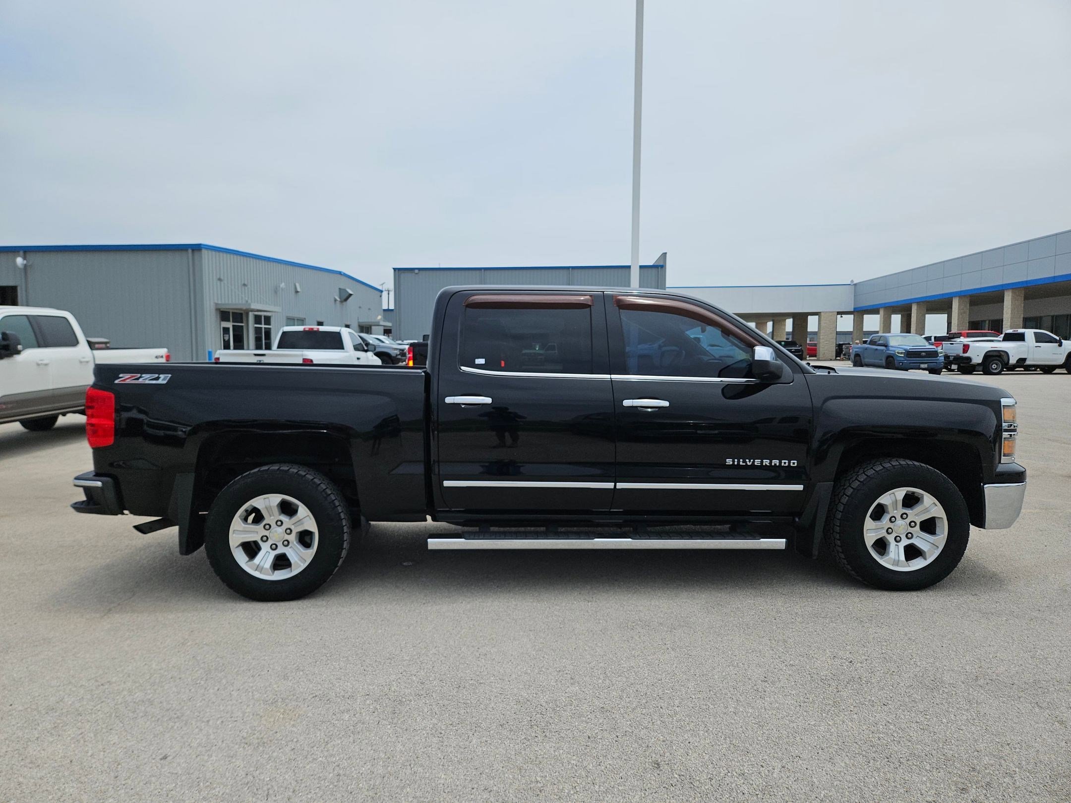 Used 2015 Chevrolet Silverado 1500 LTZ AWD/4WD image 2