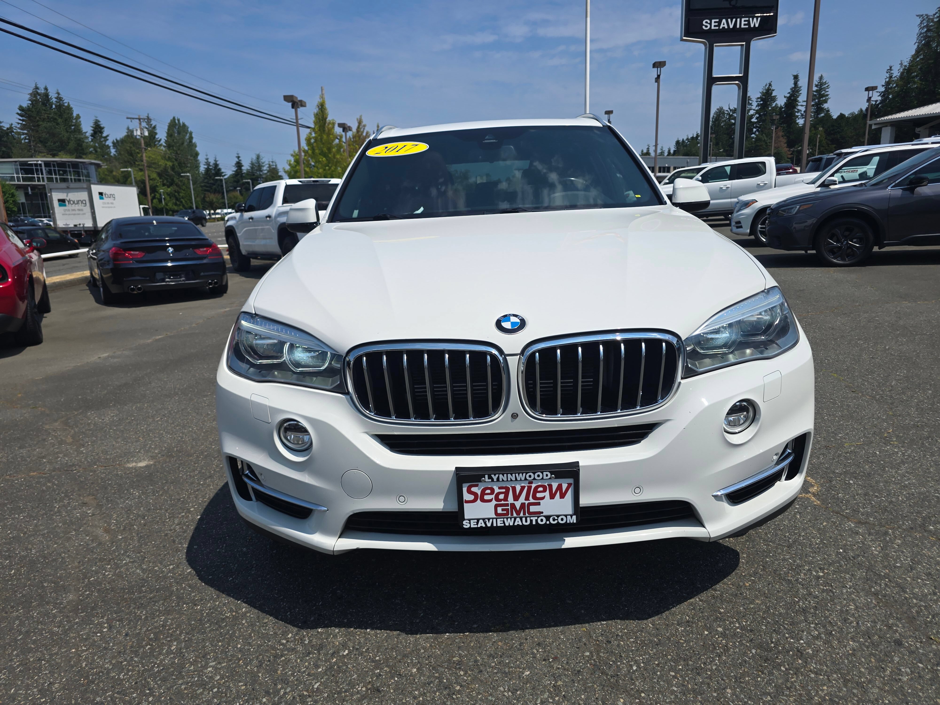 Used 2017 BMW X5 xDrive40e w/ Premium Package AWD/4WD image 2