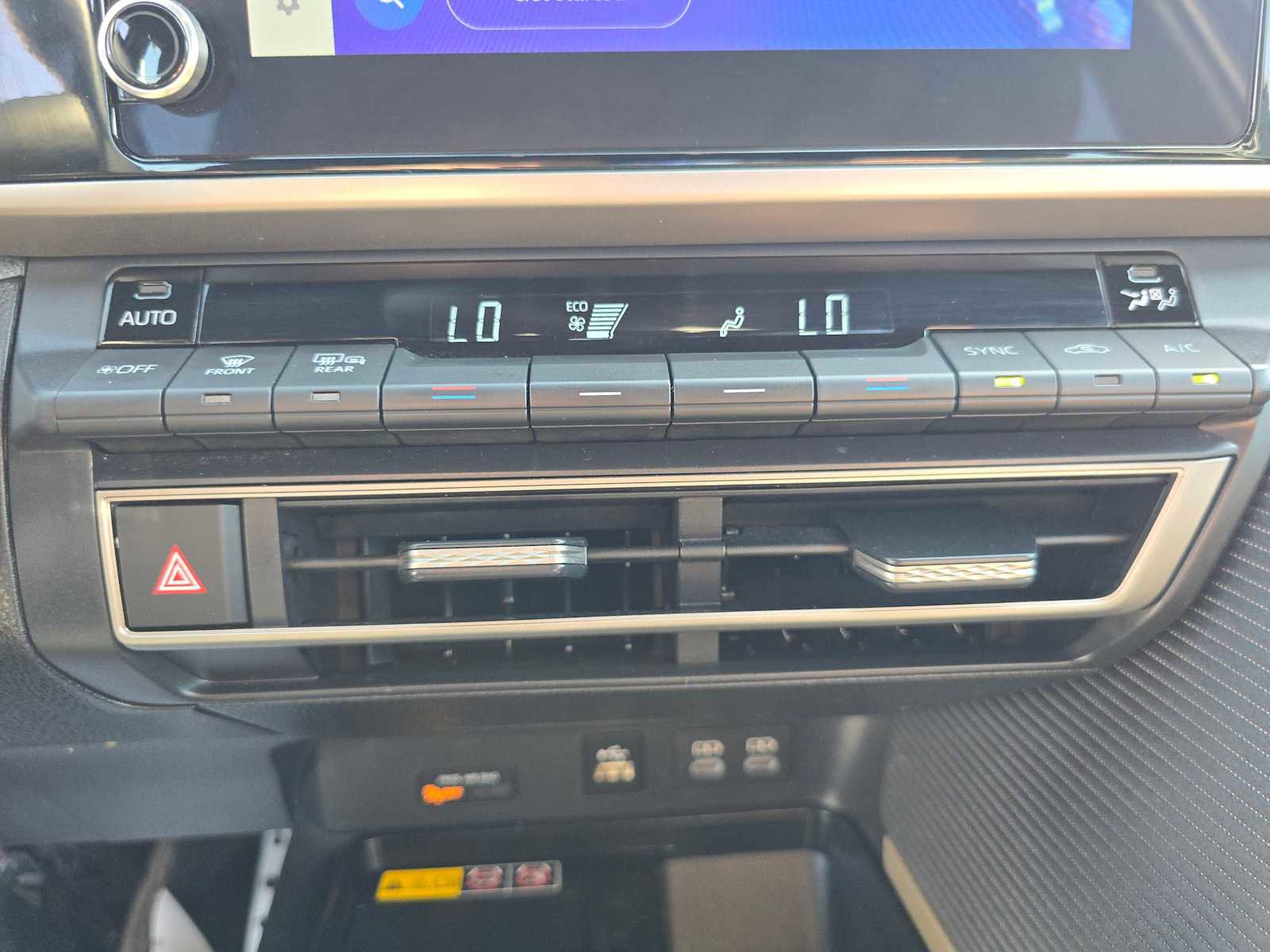 Used 2025 Toyota Camry SE FWD image 28