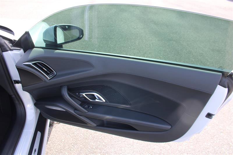 Used 2018 Audi R8 V10 w/ Carbon Exterior Package image 37