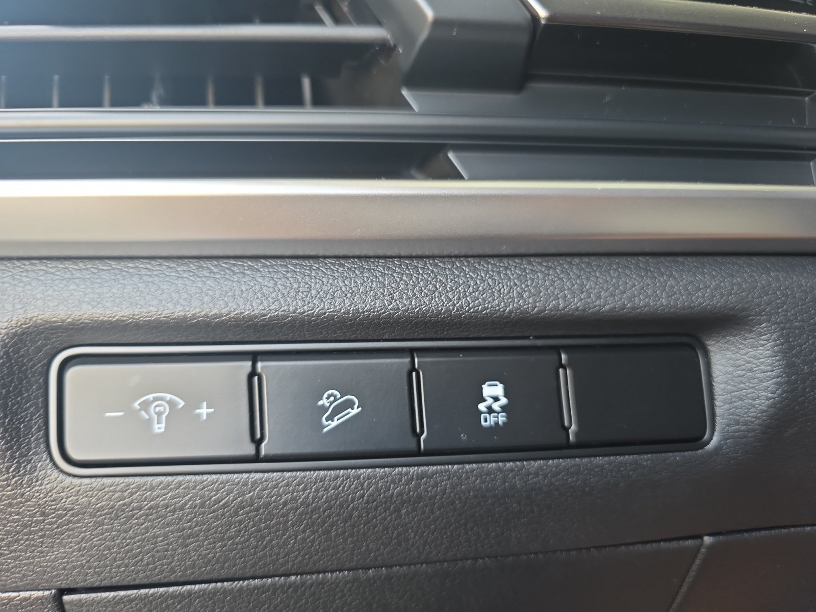 Certified 2024 Kia Telluride LX FWD image 24