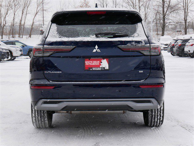 Used 2025 Mitsubishi Outlander SE image 6