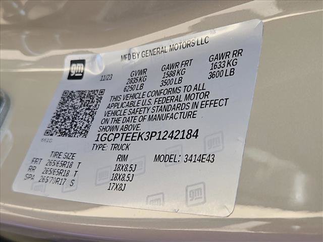 Used 2023 Chevrolet Colorado Trail Boss w/ Technology Package AWD/4WD image 24