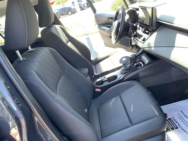 Used 2025 Toyota Corolla LE FWD image 14