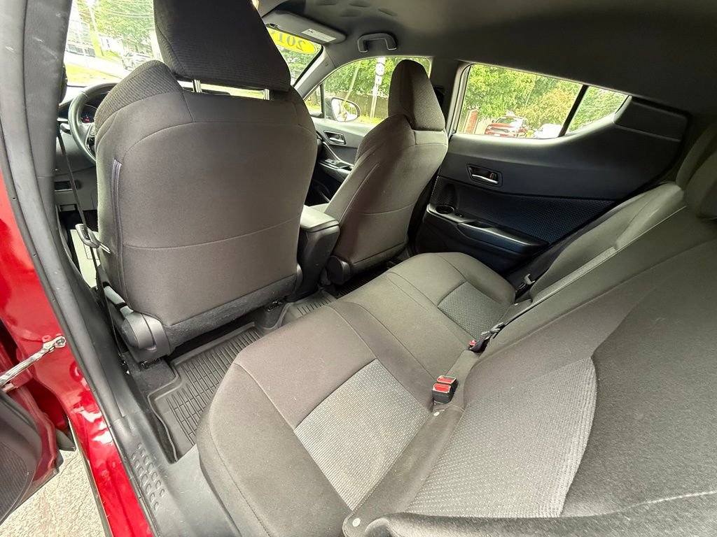 Used 2019 Toyota C-HR XLE FWD image 22