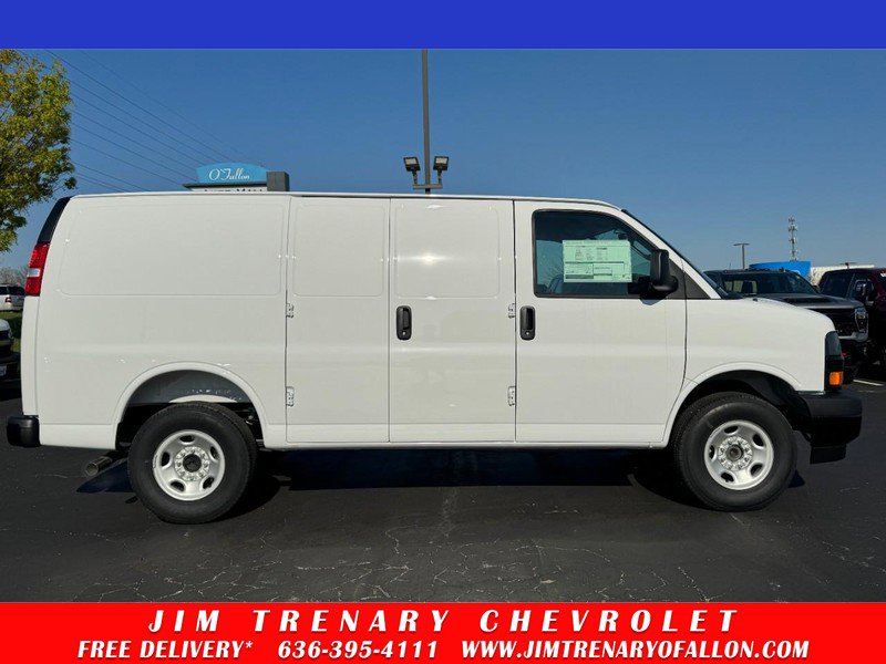 New 2026 Chevrolet Express 2500 RWD image 1