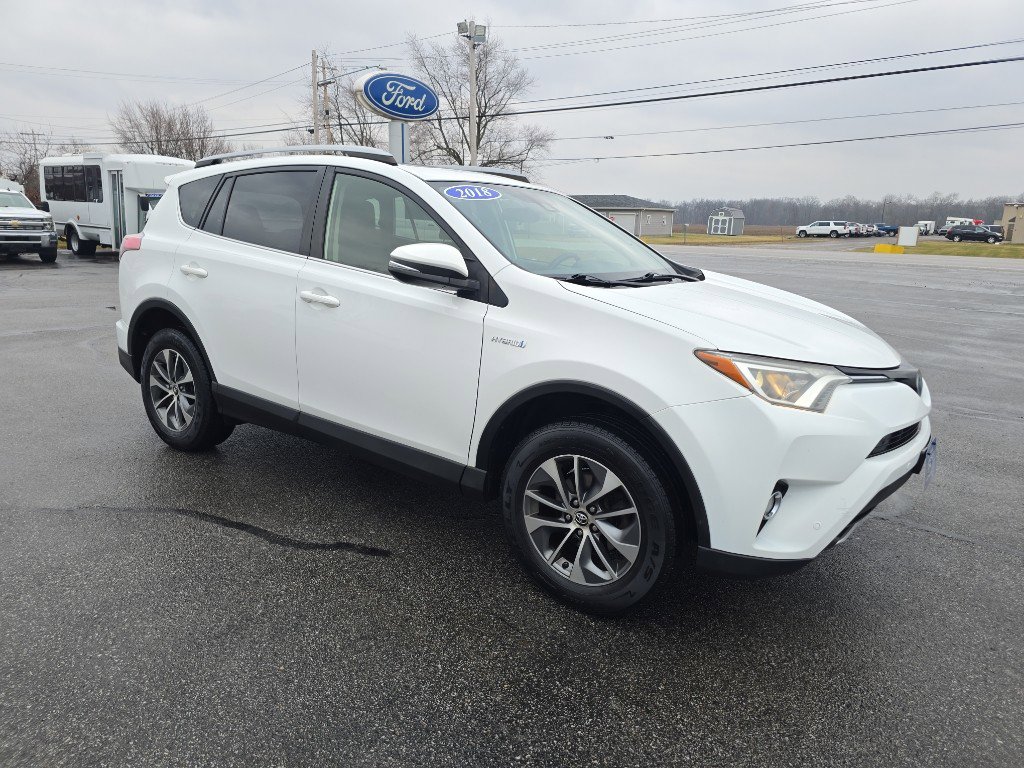 Used 2018 Toyota RAV4 XLE w/ Convenience Package image 4