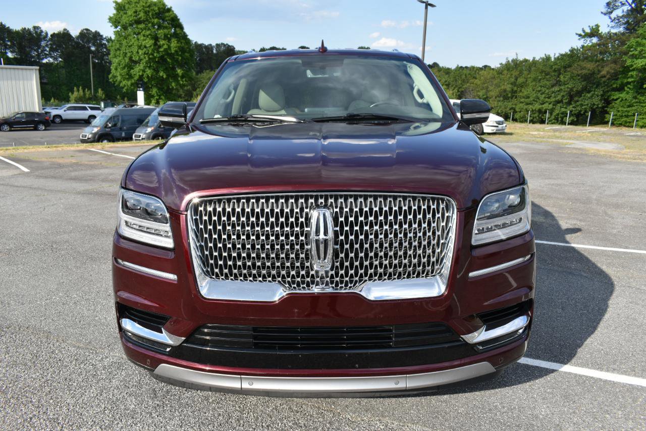 Used 2018 Lincoln Navigator Select RWD image 3