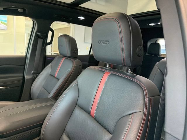 Used 2025 Chevrolet Traverse RS w/ LPO, Floor Liner Package AWD/4WD image 16