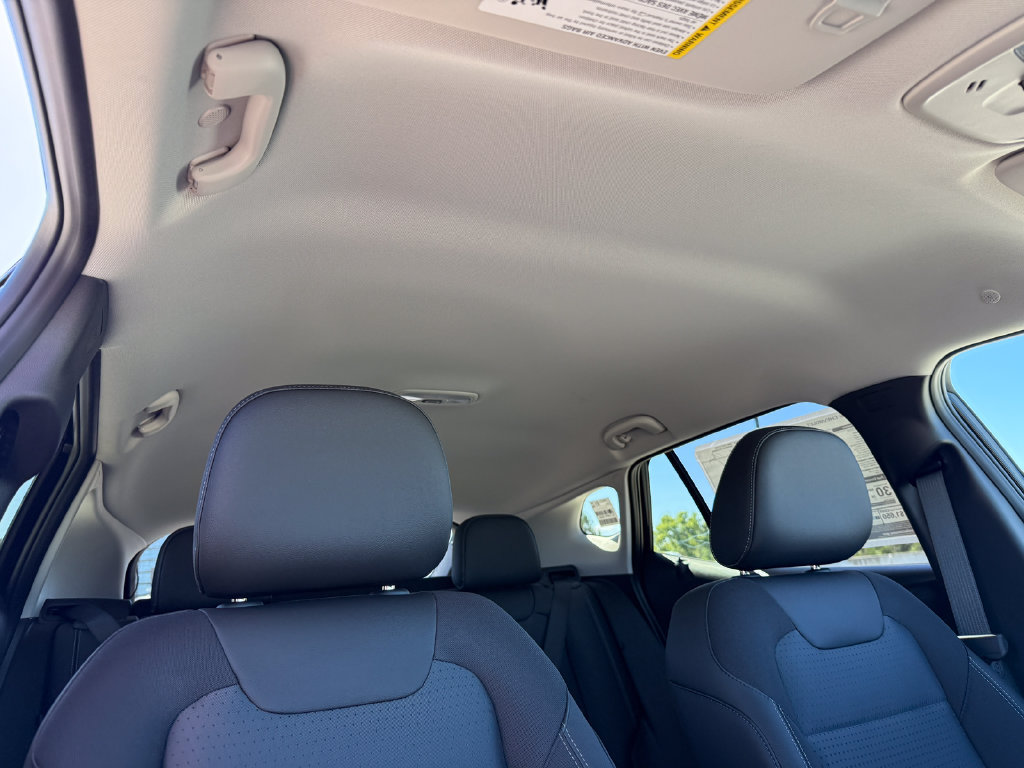 New 2026 Chevrolet Trax LT w/ LT Convenience Package FWD image 9