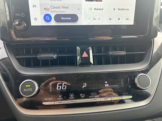 Used 2025 Toyota Corolla LE image 13