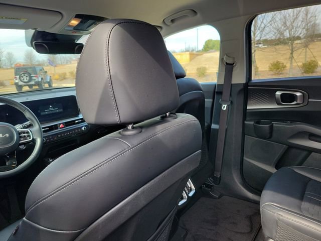 Used 2025 Kia Sorento EX image 13