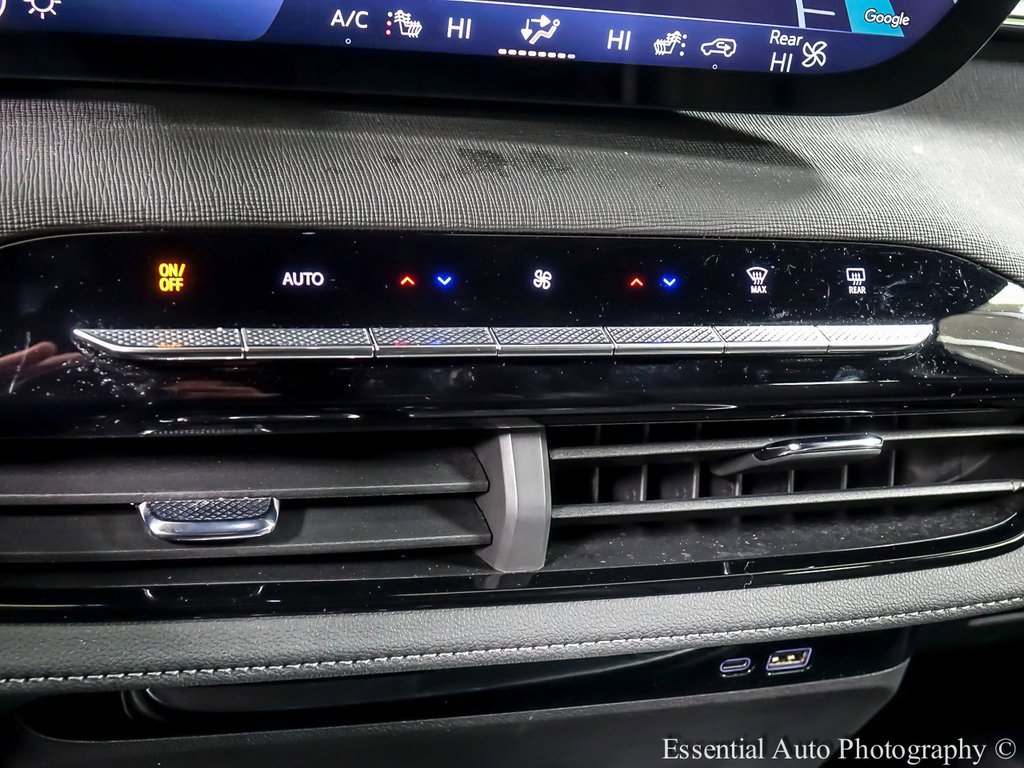 Certified 2025 Buick Enclave Preferred image 19