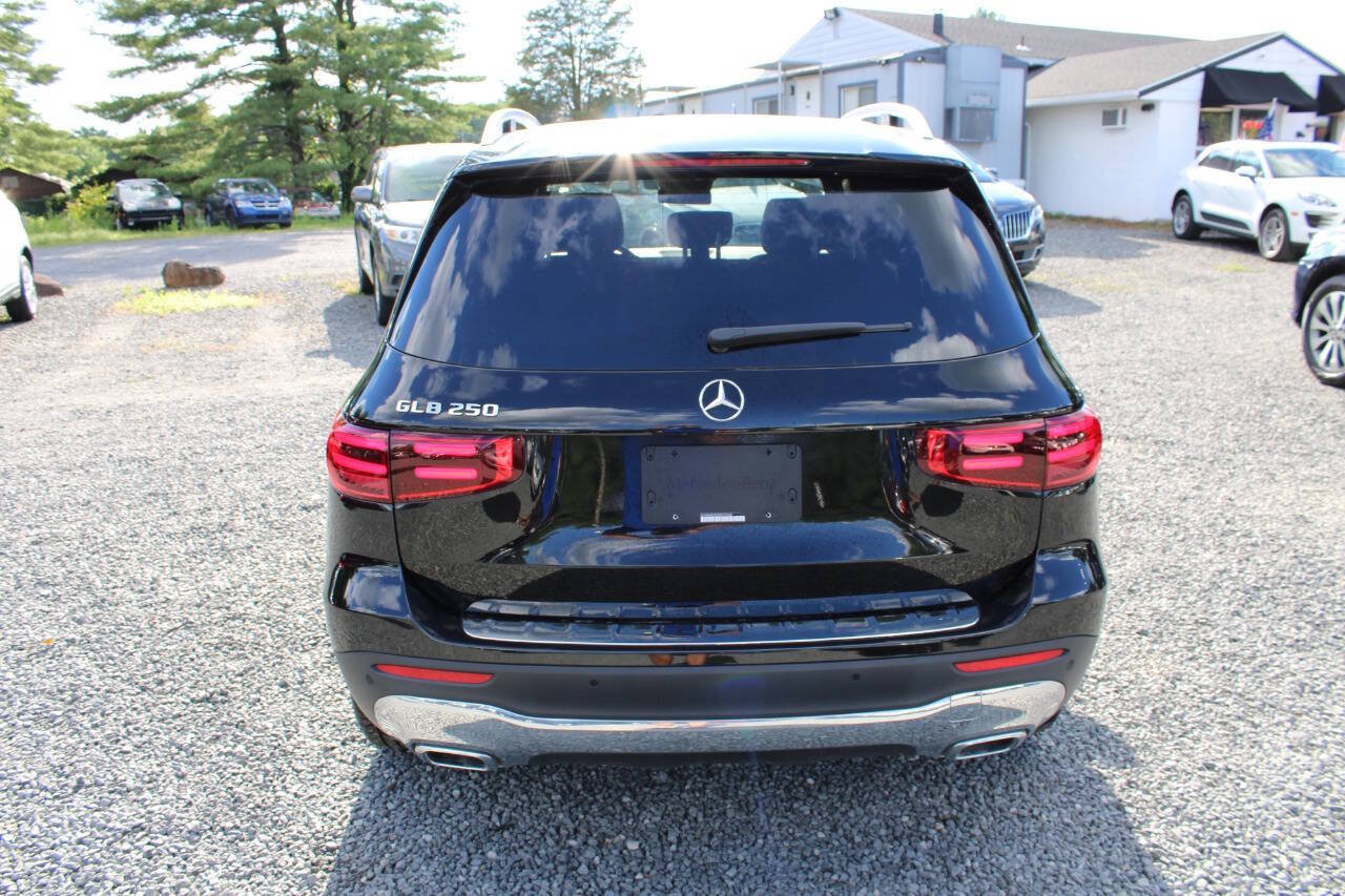 Used 2024 Mercedes-Benz GLB 250 image 8