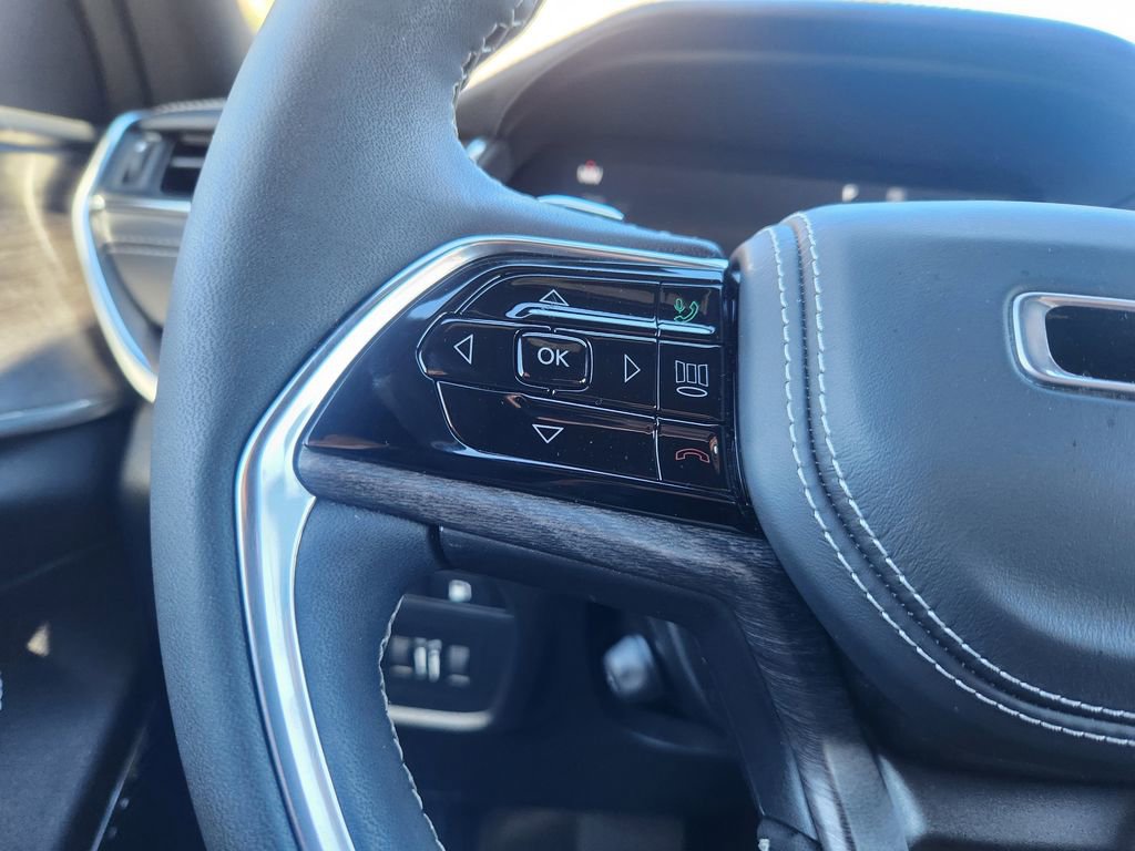 Used 2024 Jeep Grand Cherokee Overland image 25