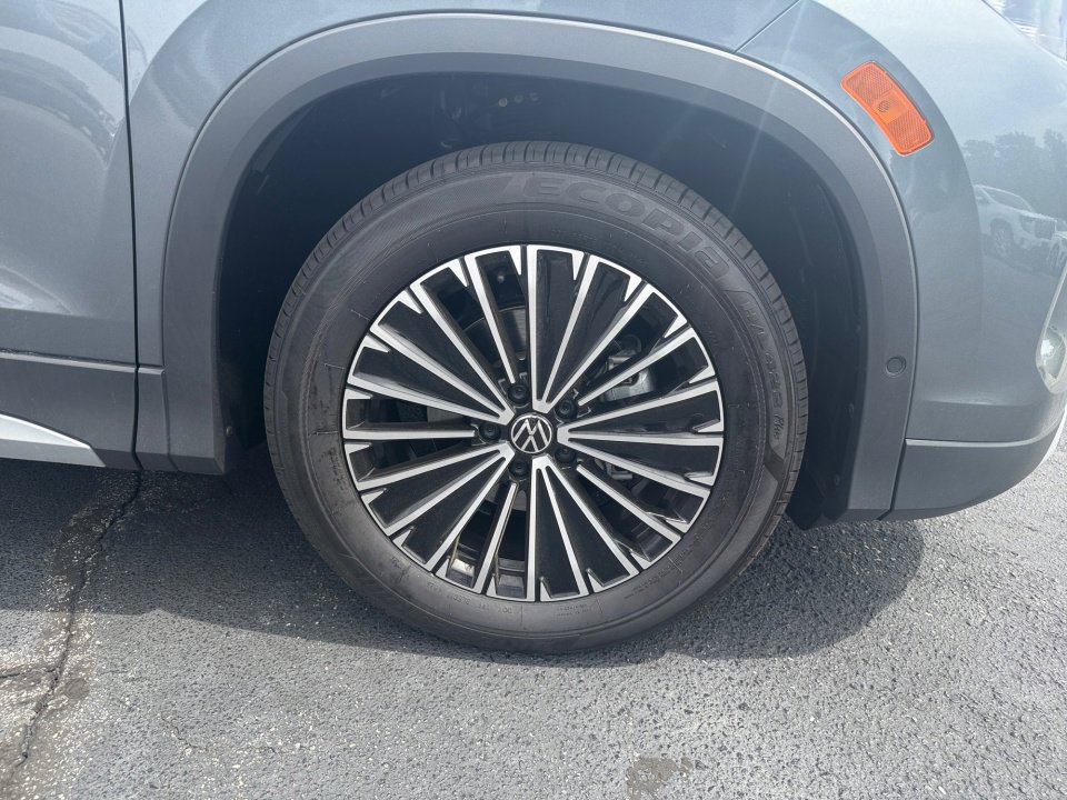 New 2026 Volkswagen Tiguan S FWD image 25
