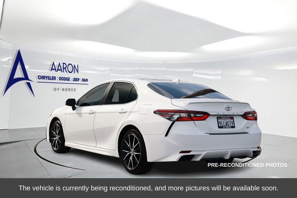 Used 2024 Toyota Camry SE image 2