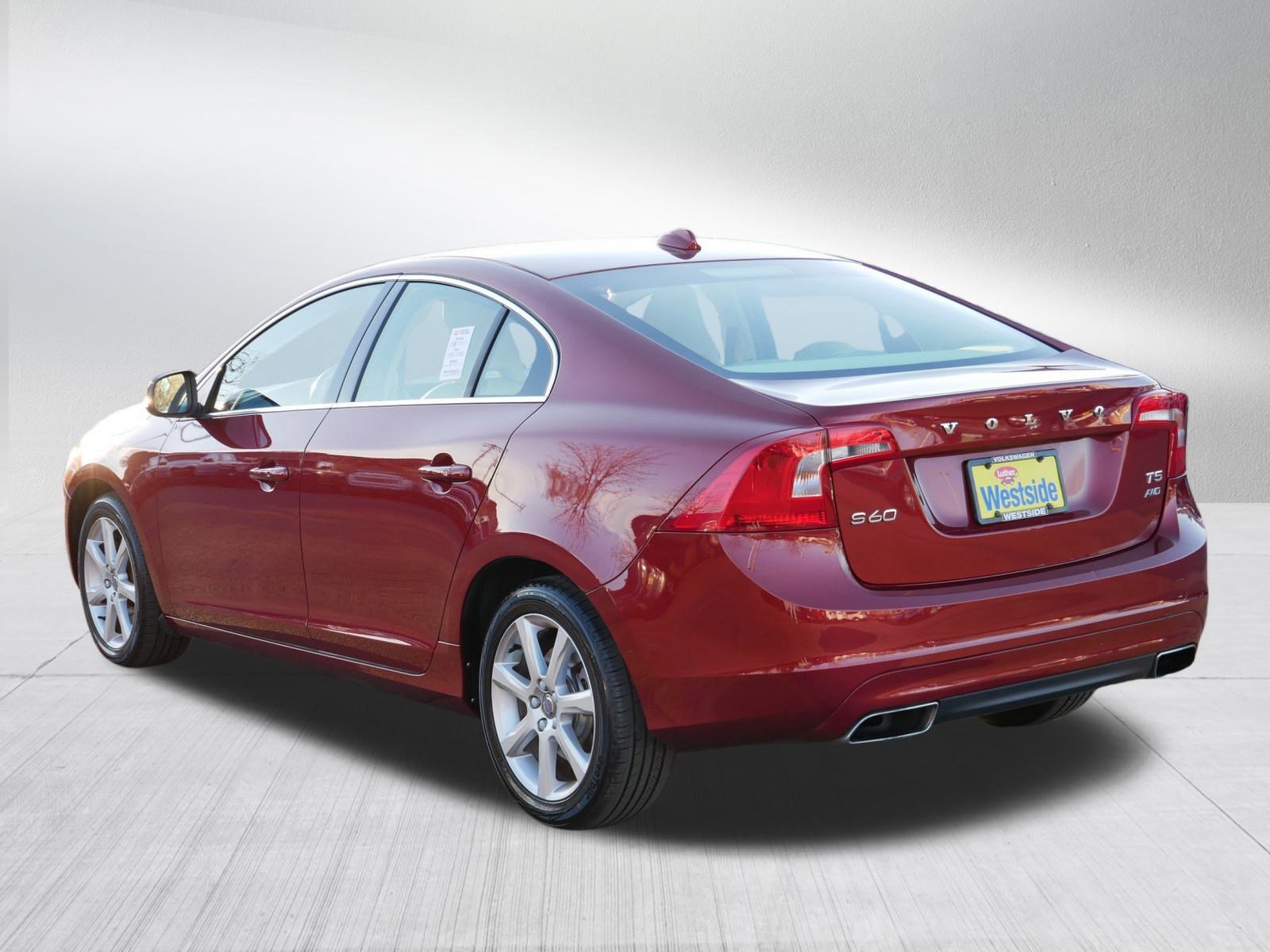 Used 2016 Volvo S60 T5 Premier image 5
