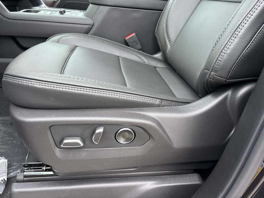 New 2026 GMC Sierra 3500 Denali w/ Denali Reserve Package image 9