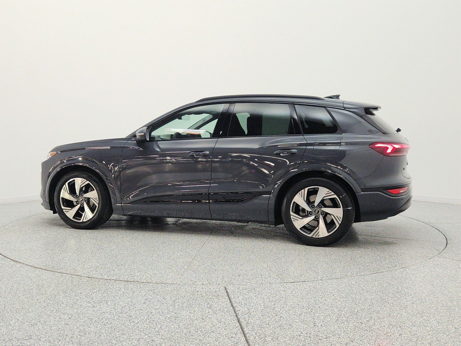 Used 2025 Audi Q6 e-tron Prestige w/ Black Warm Weather Package AWD/4WD image 8