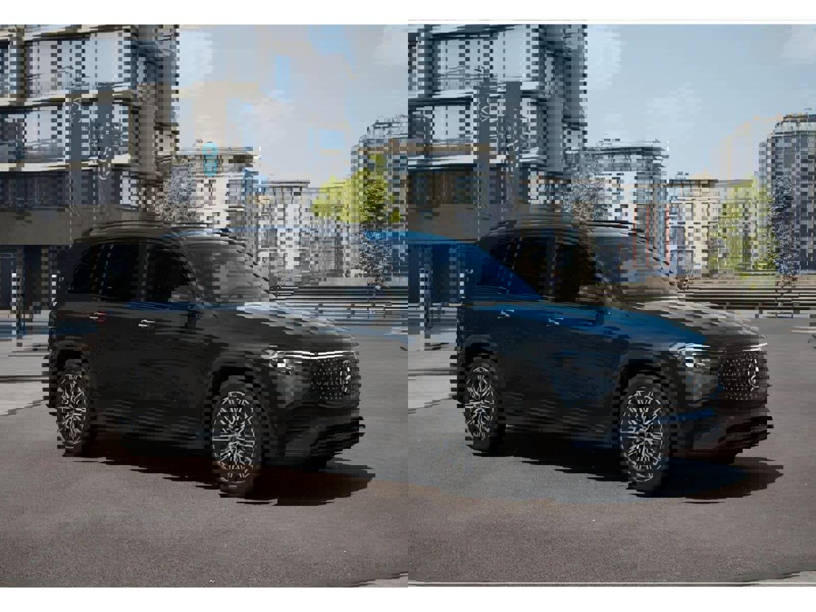 Used 2024 Mercedes-Benz EQB 350 4MATIC SUV image 39