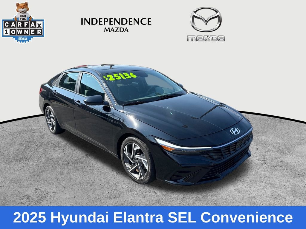 Used 2025 Hyundai Elantra SEL image 1