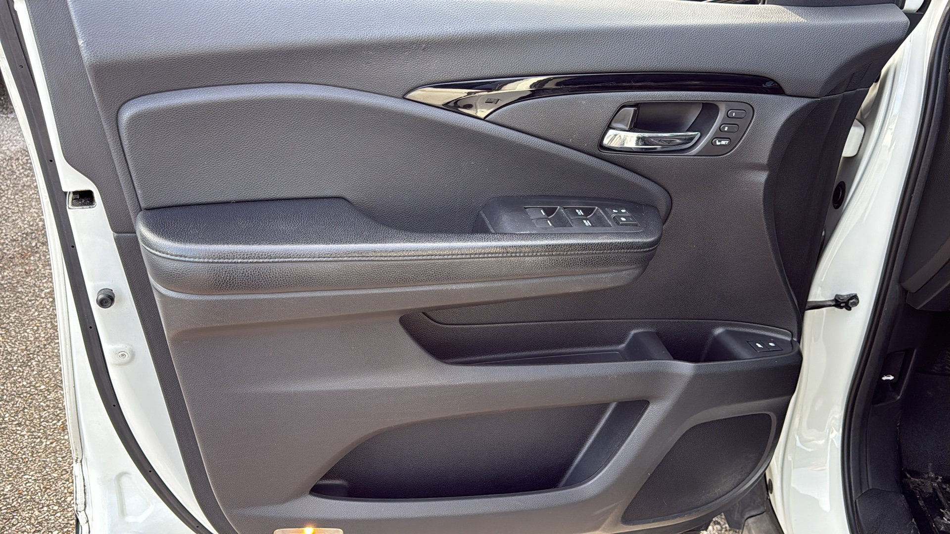 Used 2017 Honda Pilot Elite image 10