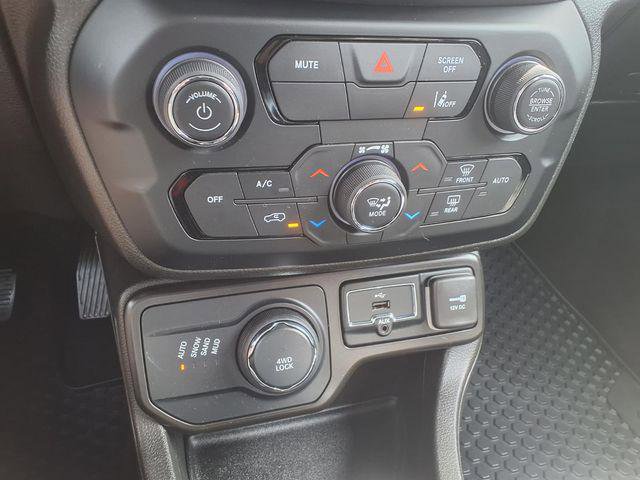 Certified 2022 Jeep Renegade Limited AWD/4WD image 22