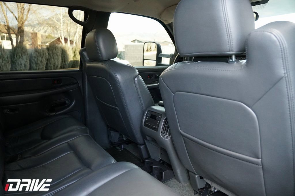 Used 2007 GMC Sierra 3500 SLT w/ Skid Plate Package image 34