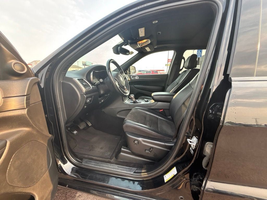 Used 2022 Jeep Grand Cherokee Laredo X AWD/4WD image 13