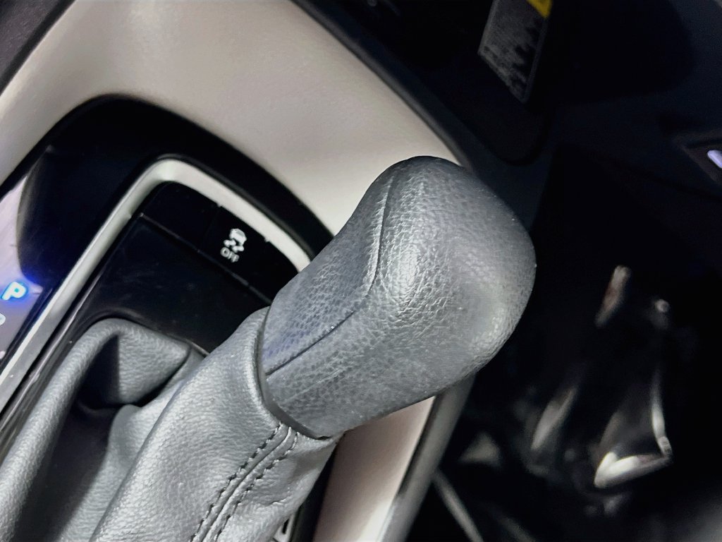 Used 2025 Toyota Corolla LE w/ LE Premium Package FWD image 21