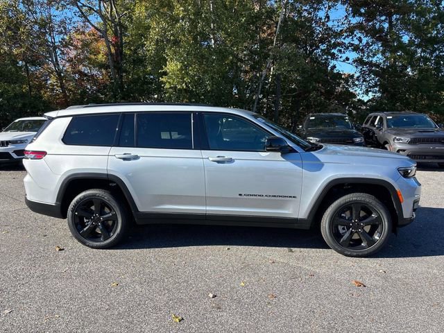 New 2025 Jeep Grand Cherokee L Altitude AWD/4WD image 8